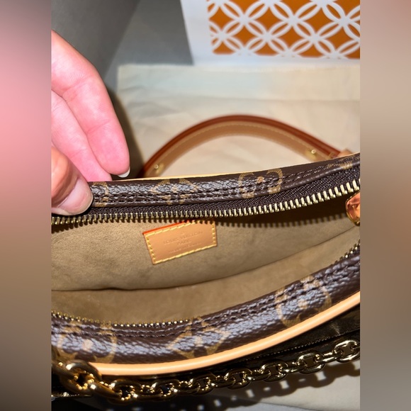 Louis Vuitton Loop Shoulder Bag - Picture 12 of 16